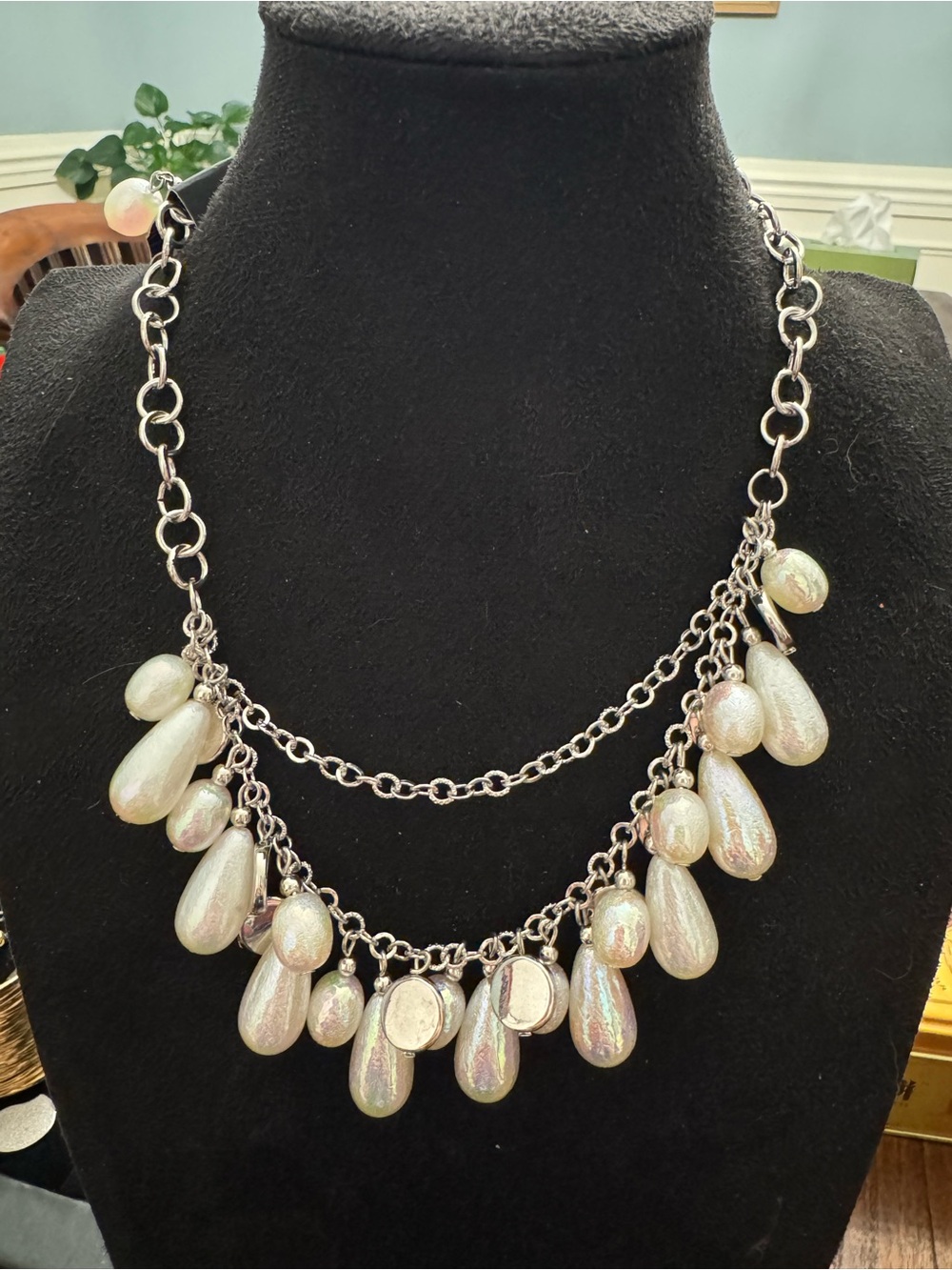 Paparazzi Silver Tone Iridescent Pearl Statement Necklace & Earrings Set